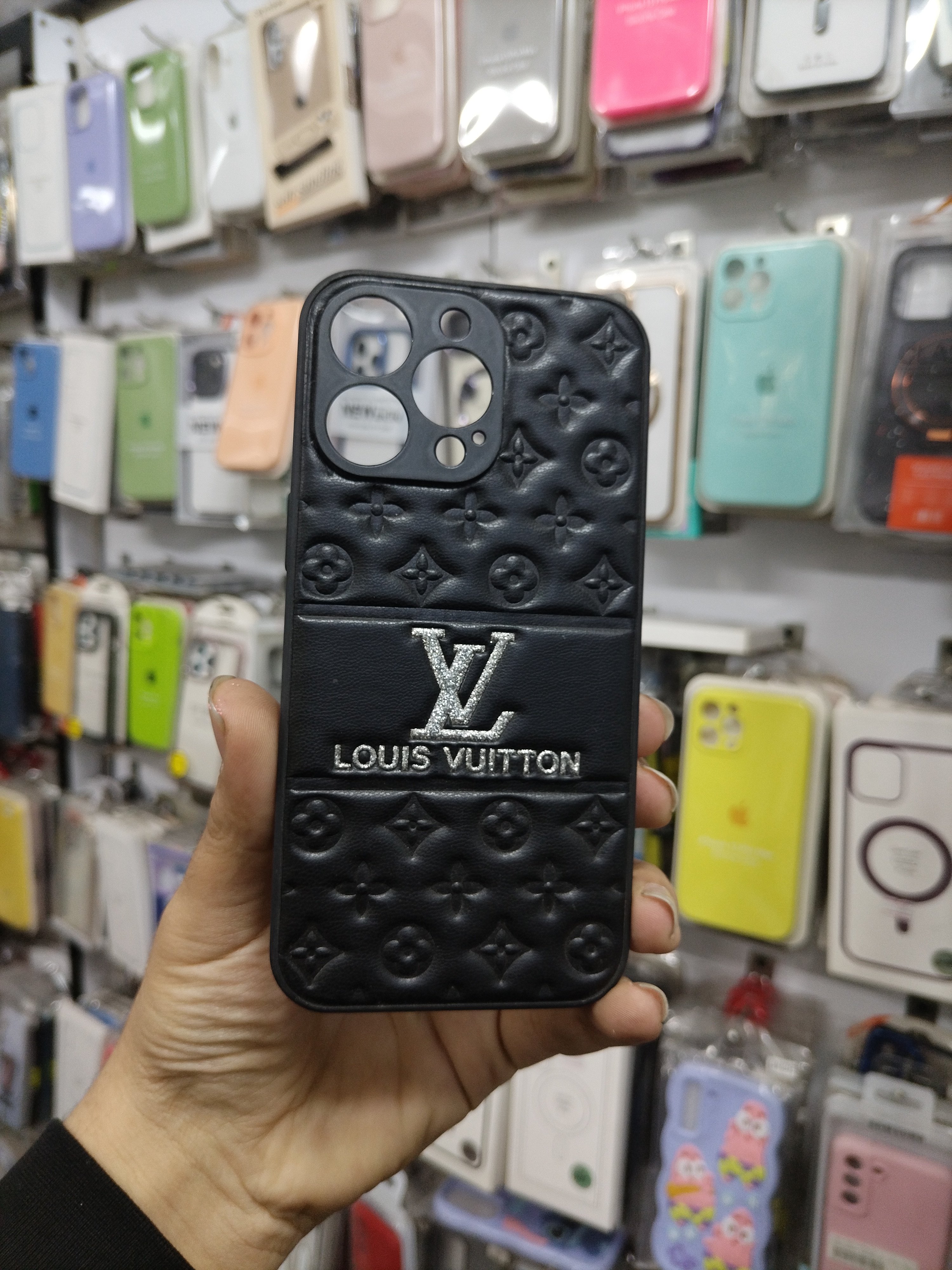 قاب طرح دار گوشی iPhone 13pro چرمی