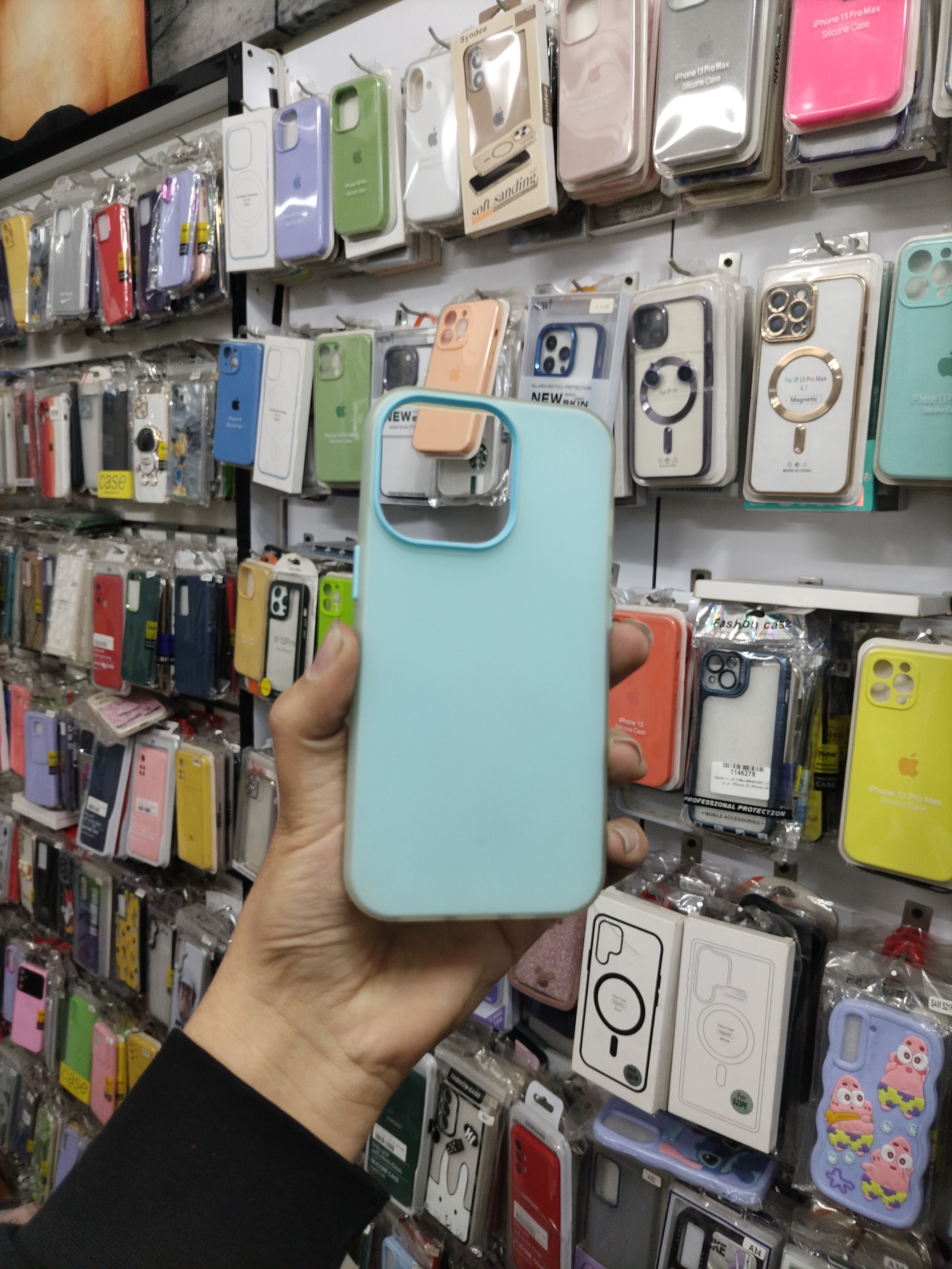 گارد طرح سیلیکونی اورجینال گوشی iPhone 13pro