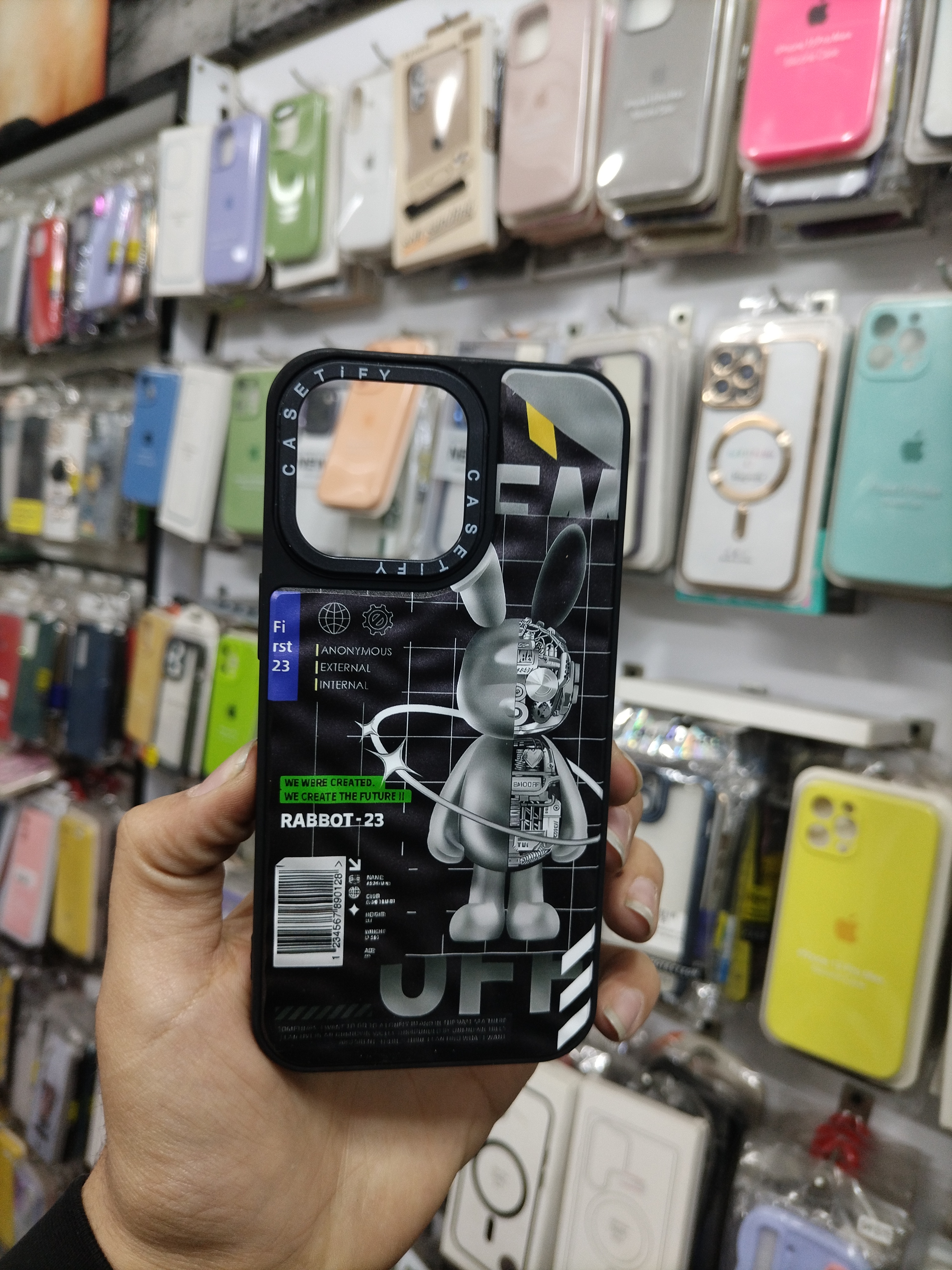 کاور طرح دار اورجینال گوشی iPhone 13pro