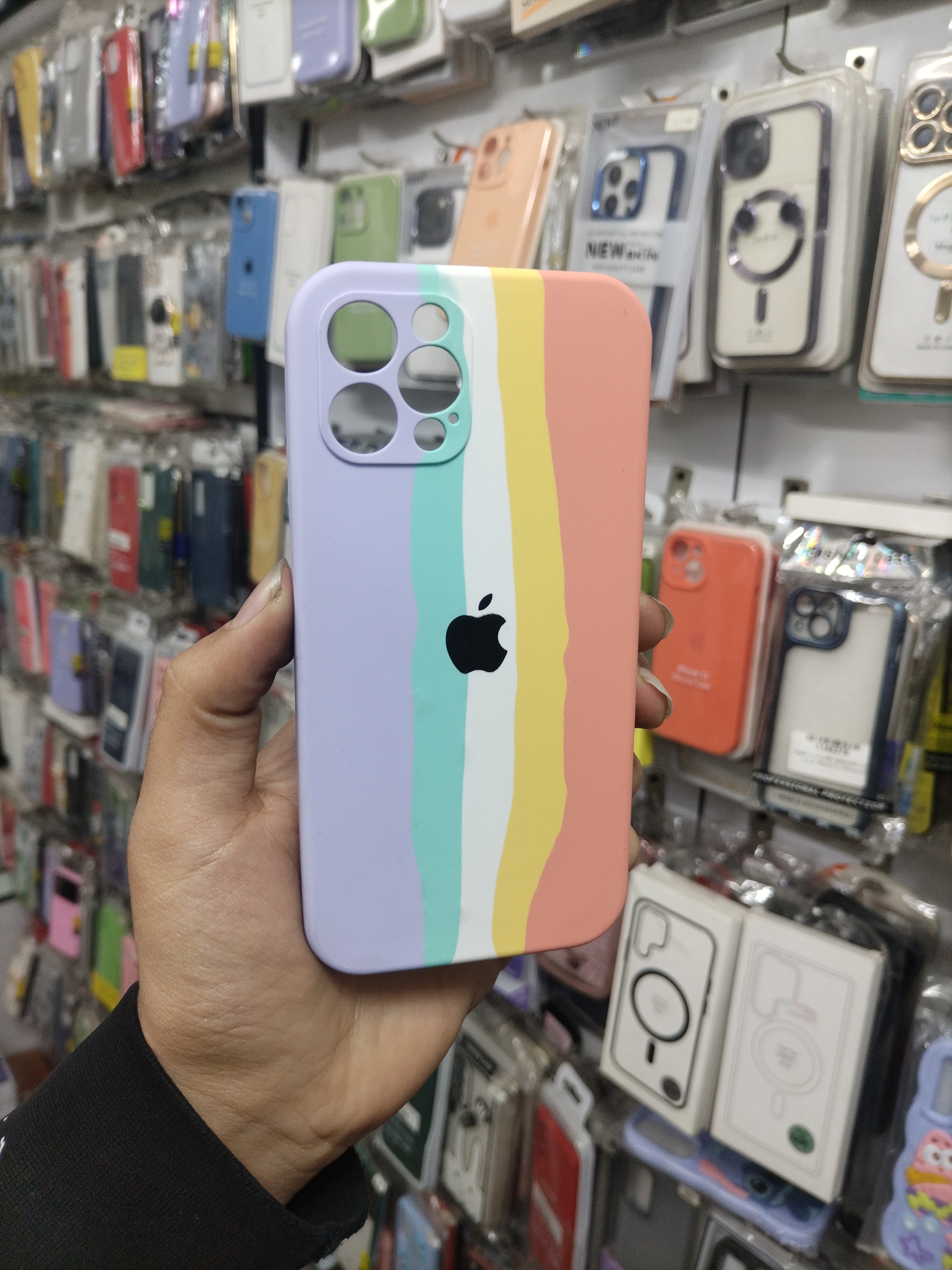 قاب گوشی iPhone 12 Pro آیفون سیلیکونی اورجینال پاکنی
