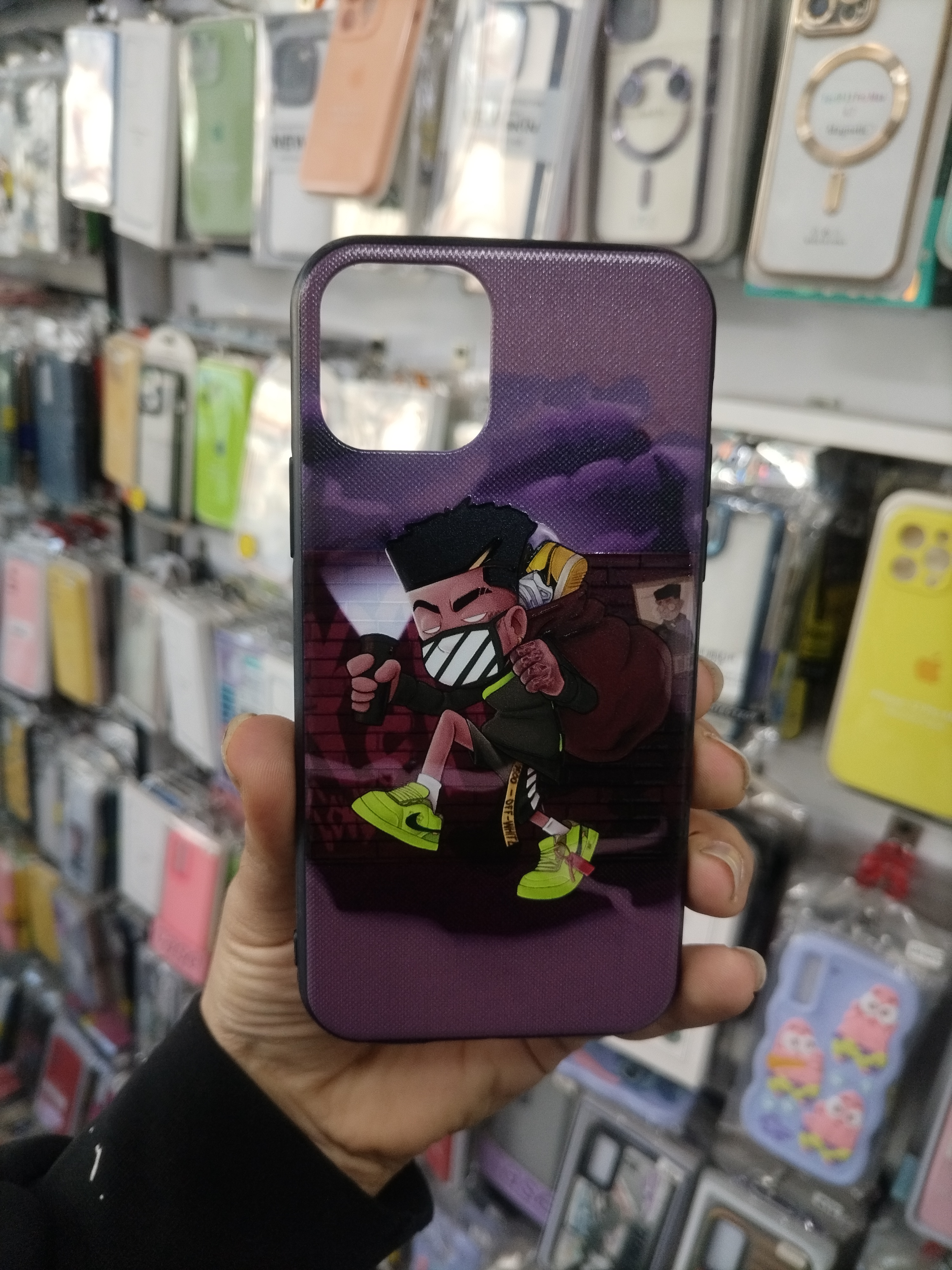 کاور طرح دار برای گوشی IPHONE 11 Pro