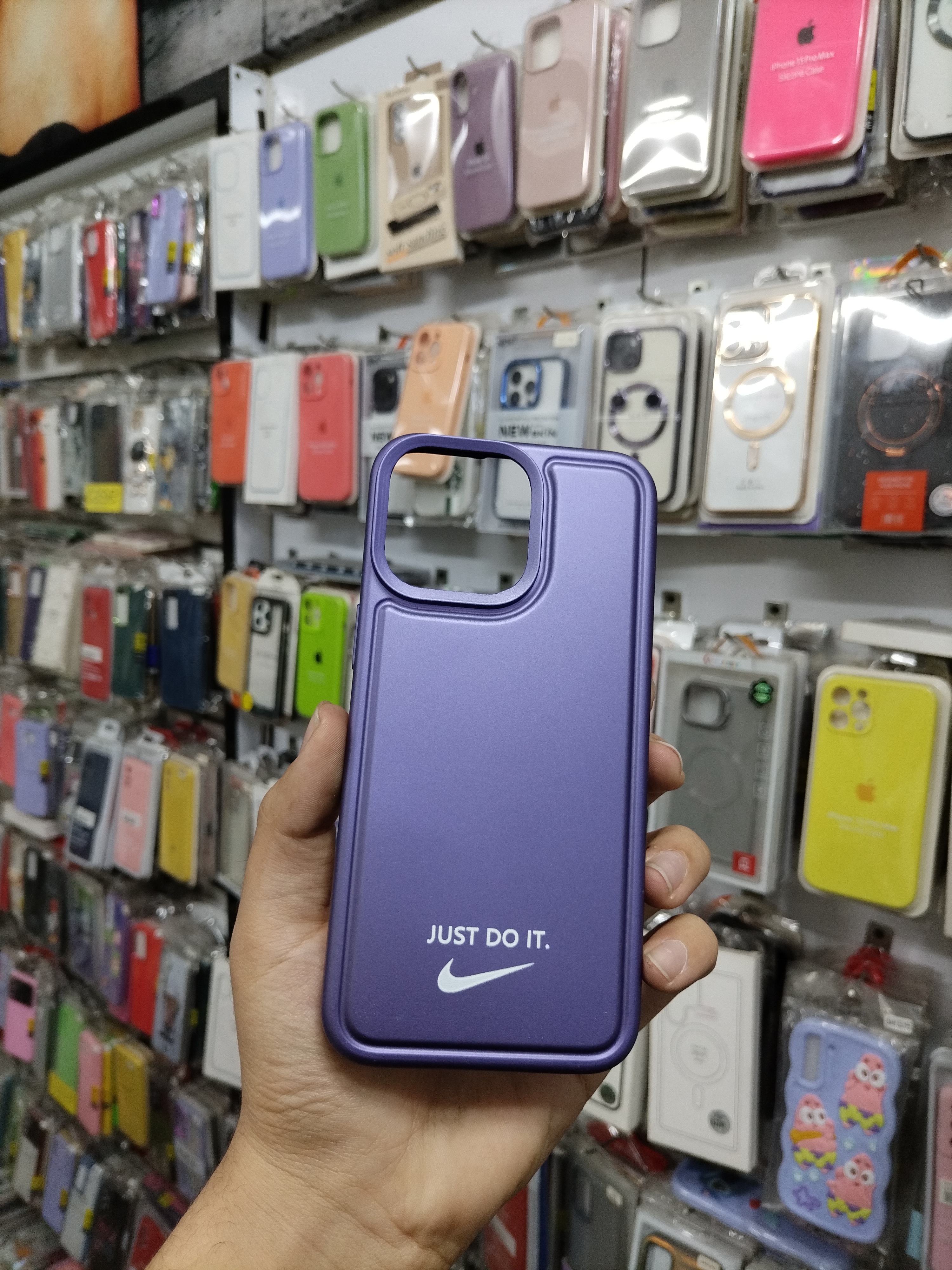 قاب گوشی اپل iPhone 14 Pro Max طرح نایکی