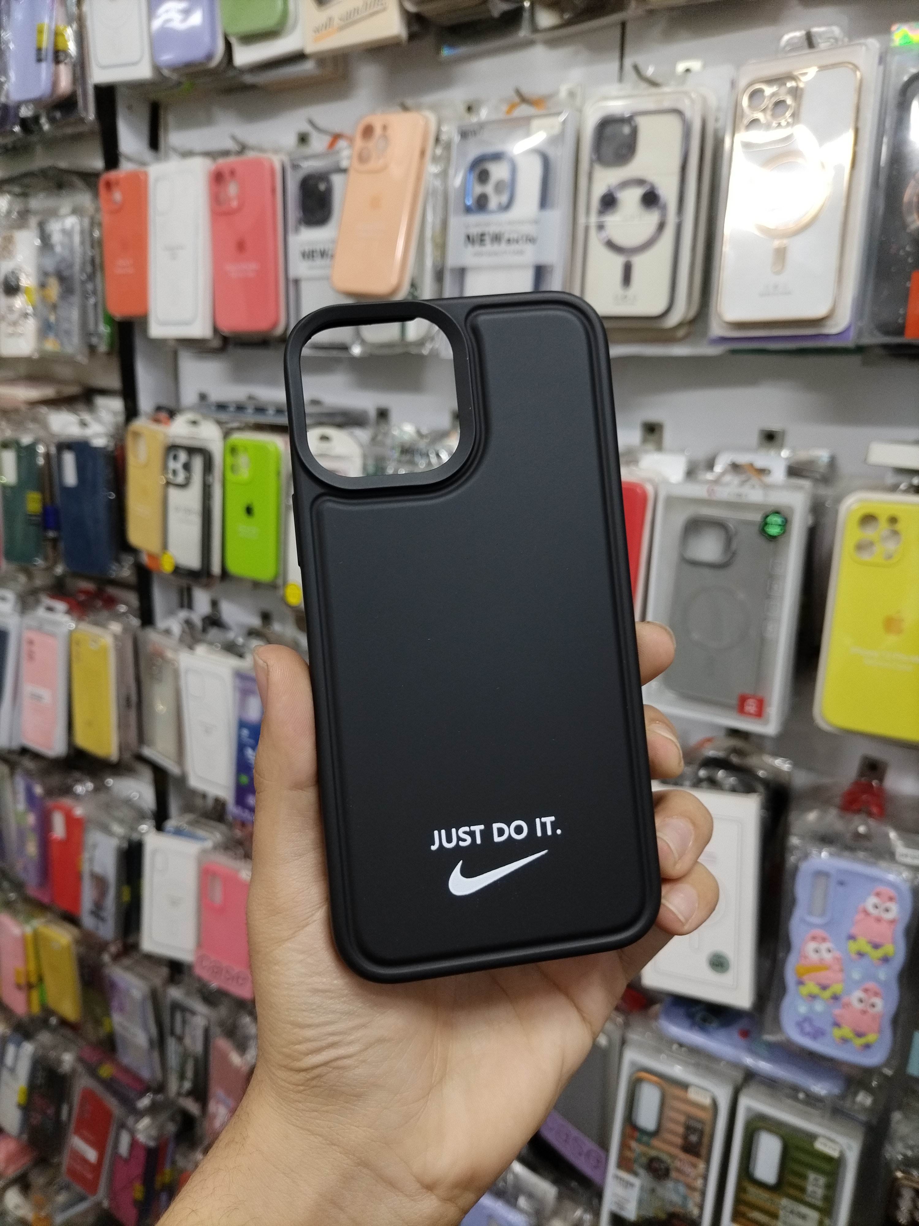 قاب گوشی اپل iPhone 13 Pro Max طرح نایکی