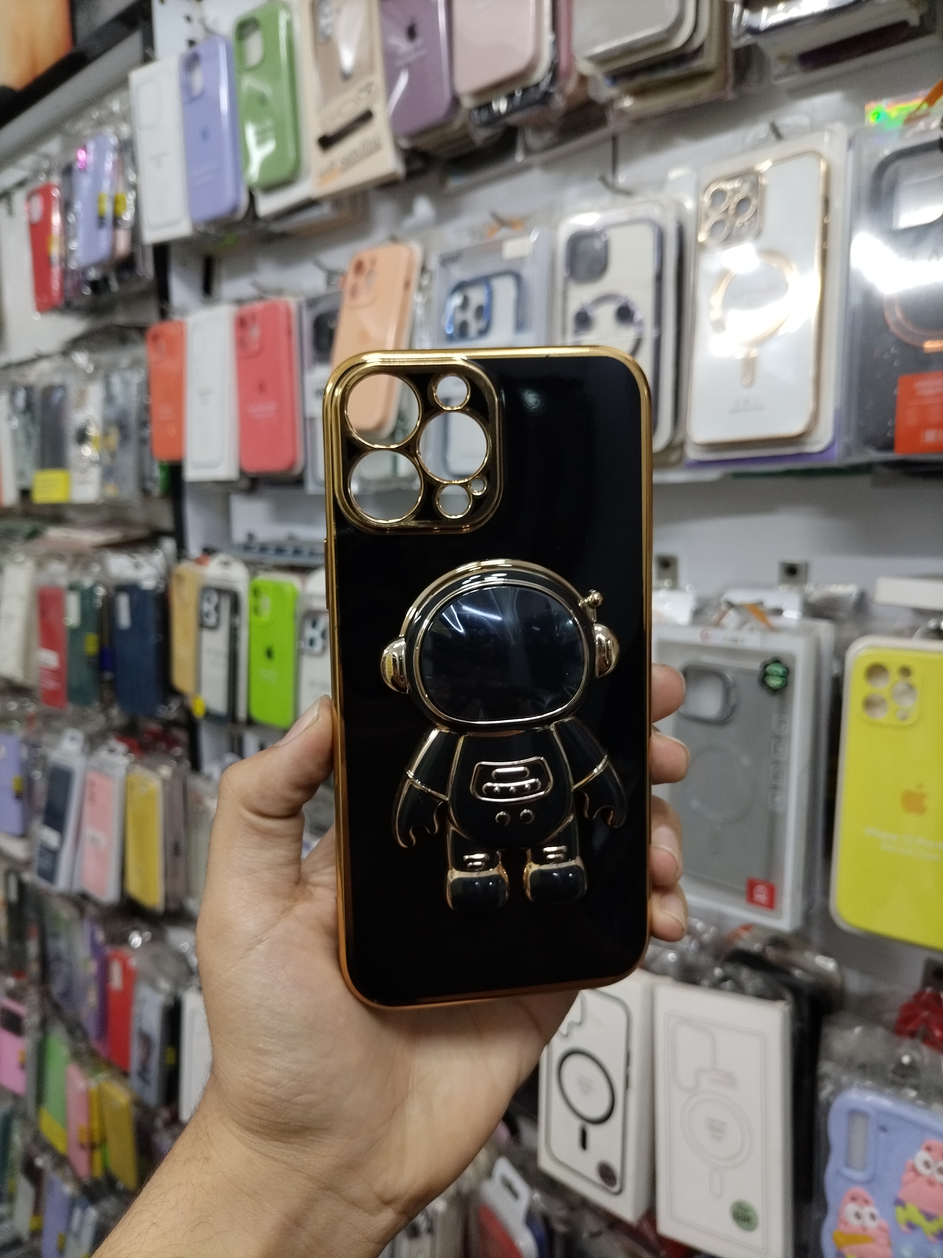 قاب گوشی اپل iPhone 13 Pro Max طرح فضانورد