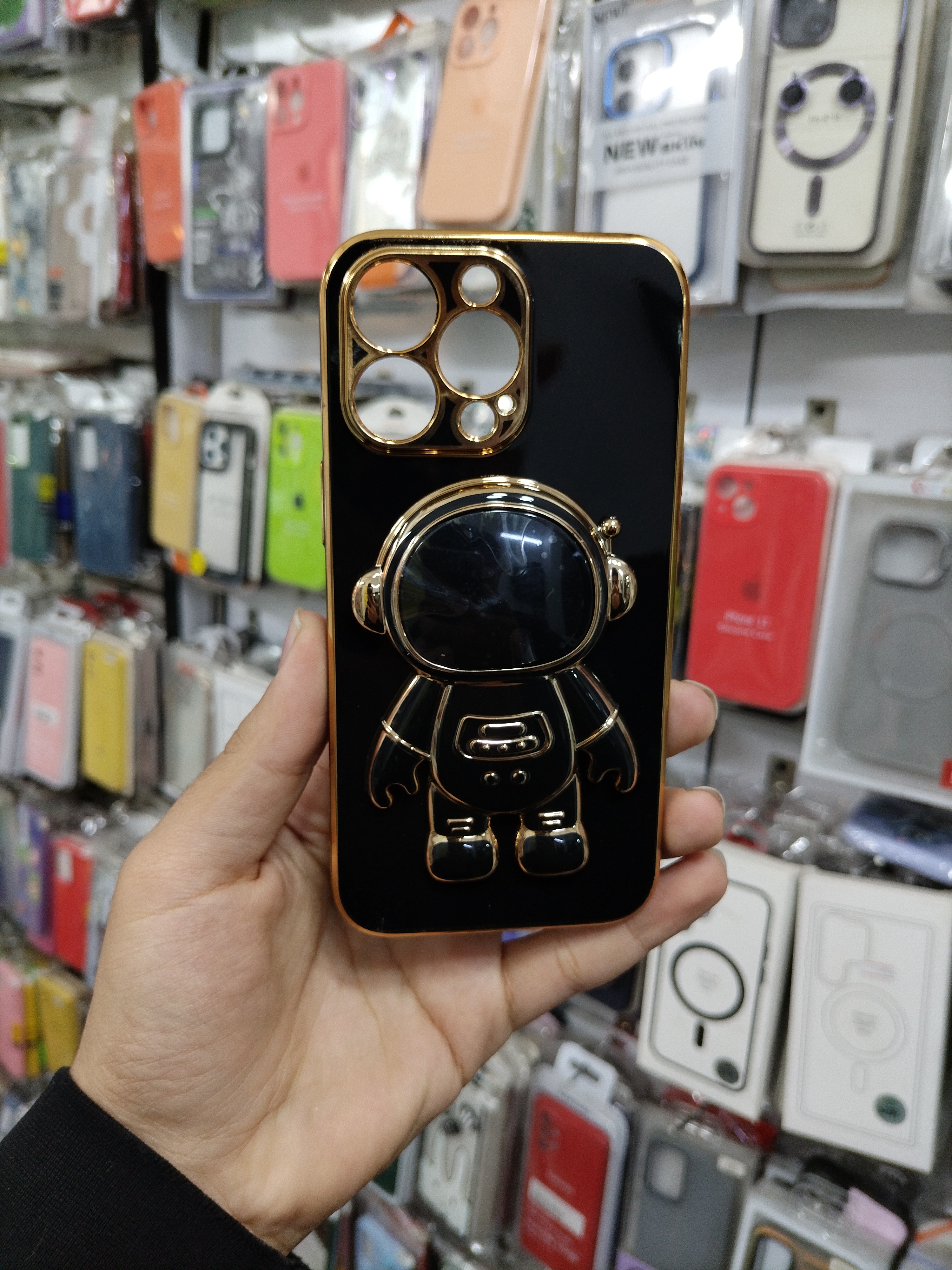 کاور طرح دار اپل مناسب iPhone 13 Pro طرح فضانورد